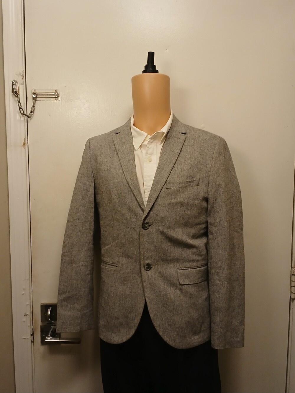 H&,M Classic Gray Men's Blazer - Tailored Two-Button Jacket Coat Elbow Sz 36R
